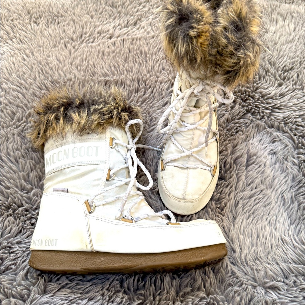 Moon boots white Tecnica Monaco classic style with faux fur